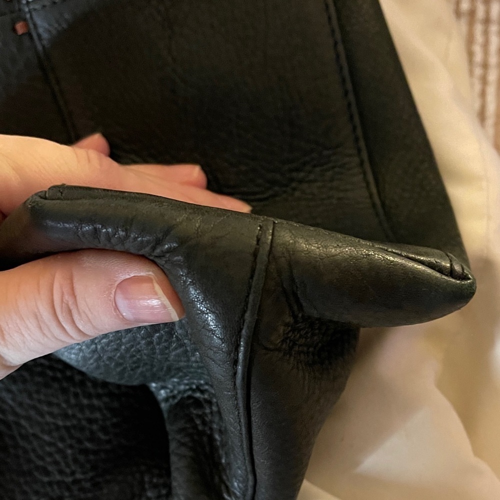 Fossil Classy Elegant Black and Brown Leather Tote Bag Fossil Shoulder Bag - Picture 8 of 8